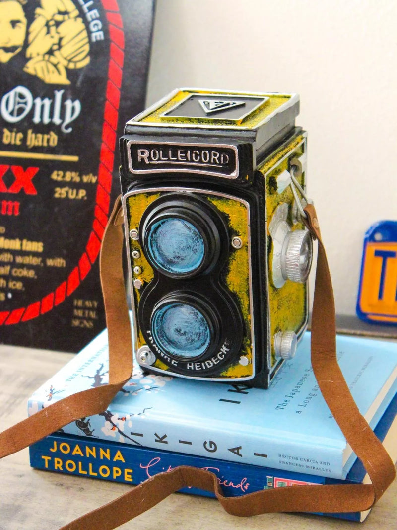 ANTIQUE CAMERA SCULPTURE