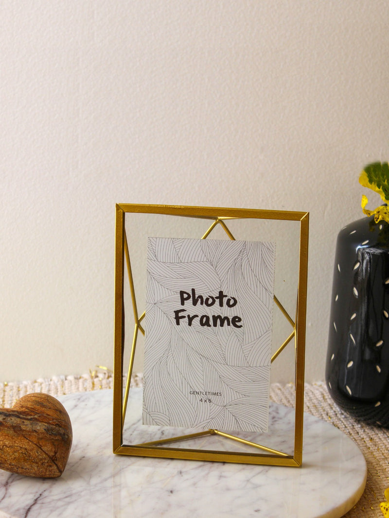 FLOATING PHOTO GOLDEN FRAMES