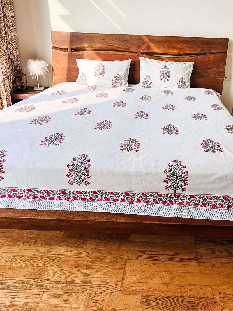 SUMPTUOUS PINK AND GREY HANDBLOCK PRINTED BEDSHEET WITH PILLOW CASES