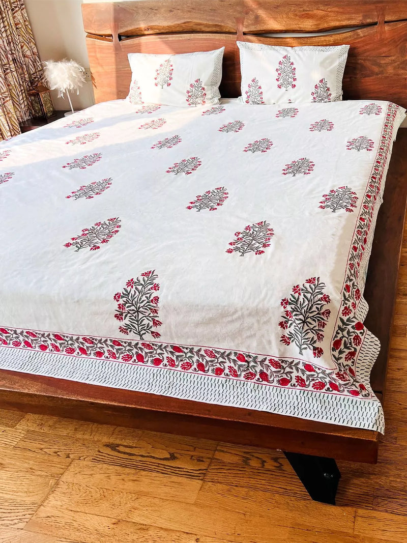 SUMPTUOUS PINK AND GREY HANDBLOCK PRINTED BEDSHEET WITH PILLOW CASES